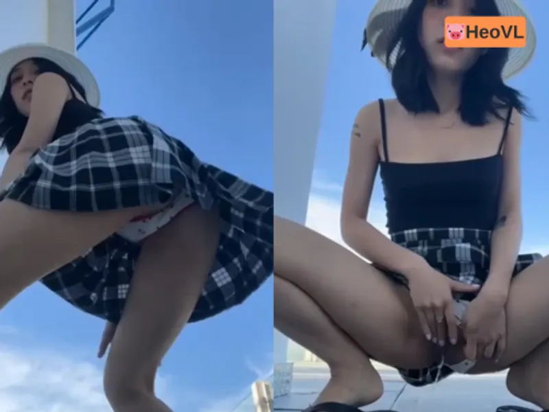Ghệ dâm đi đi chơi nhưng cũng không quên quay clip show chim cho fans xem